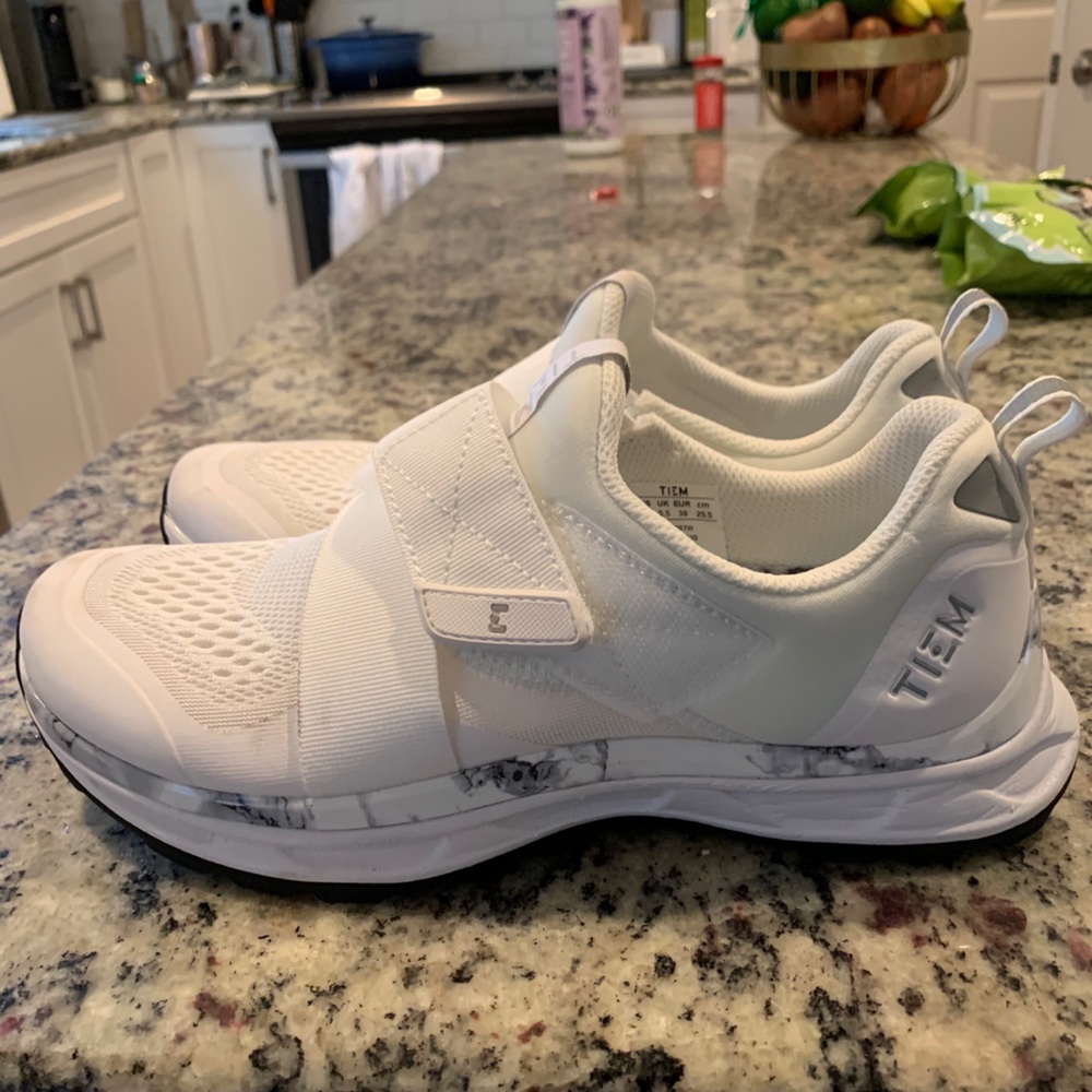 TIEM Slipstream Shoes Size 8 + SPD Cleats